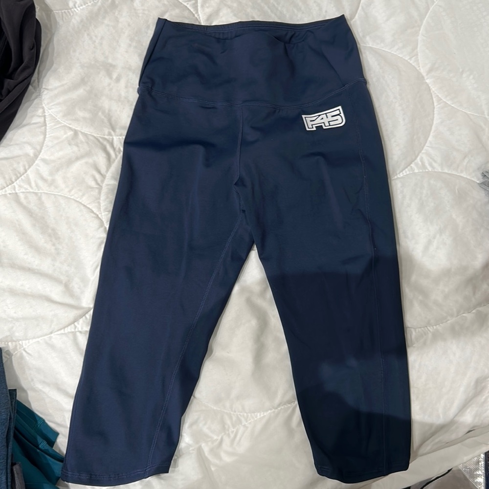 F45 Cropped Leggings
